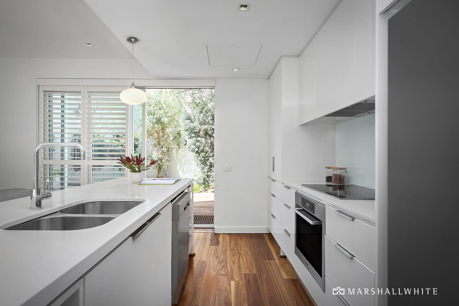 14/15 Beach Road, Hampton, VIC