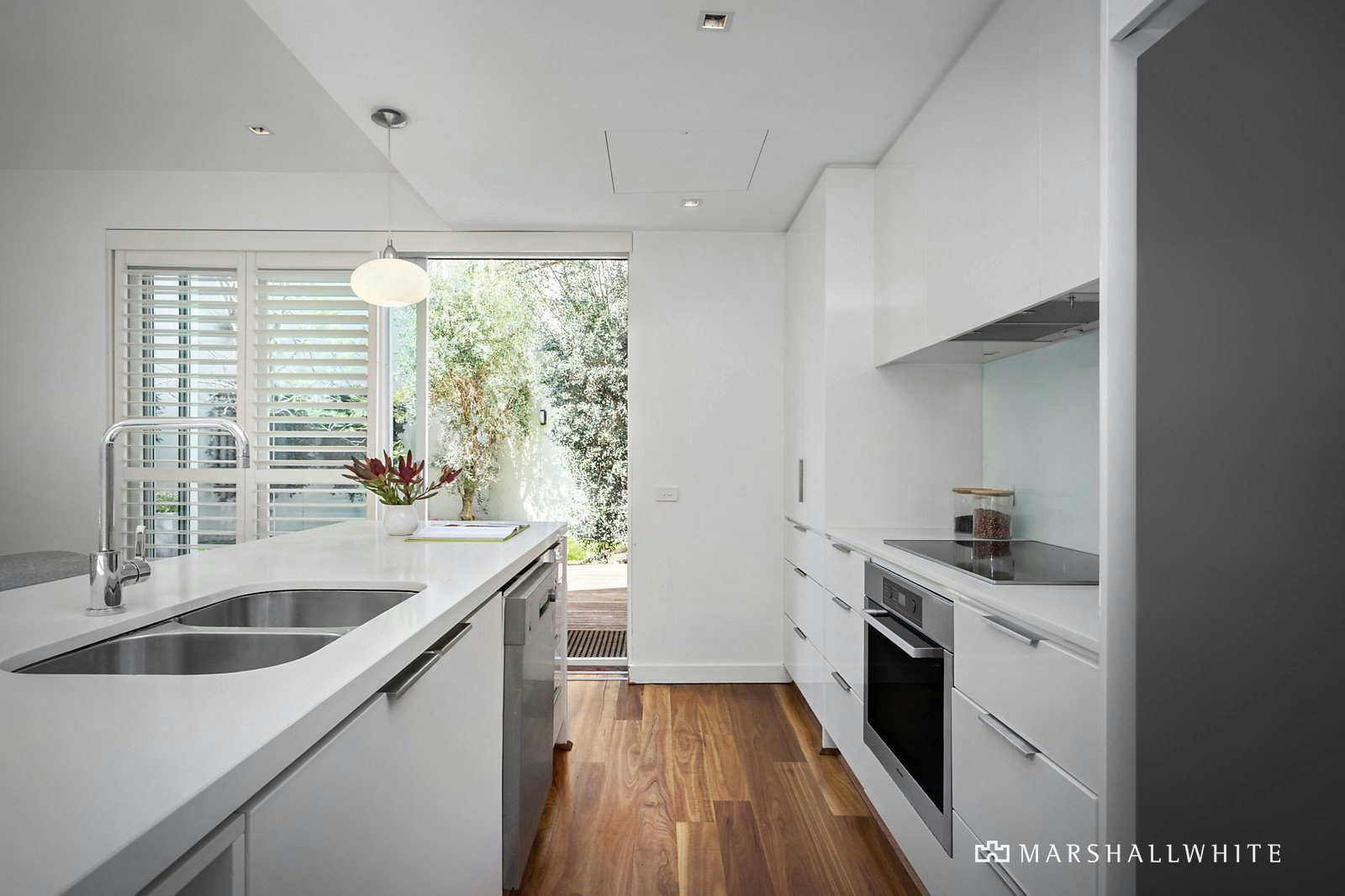 14/15 Beach Road, Hampton, VIC