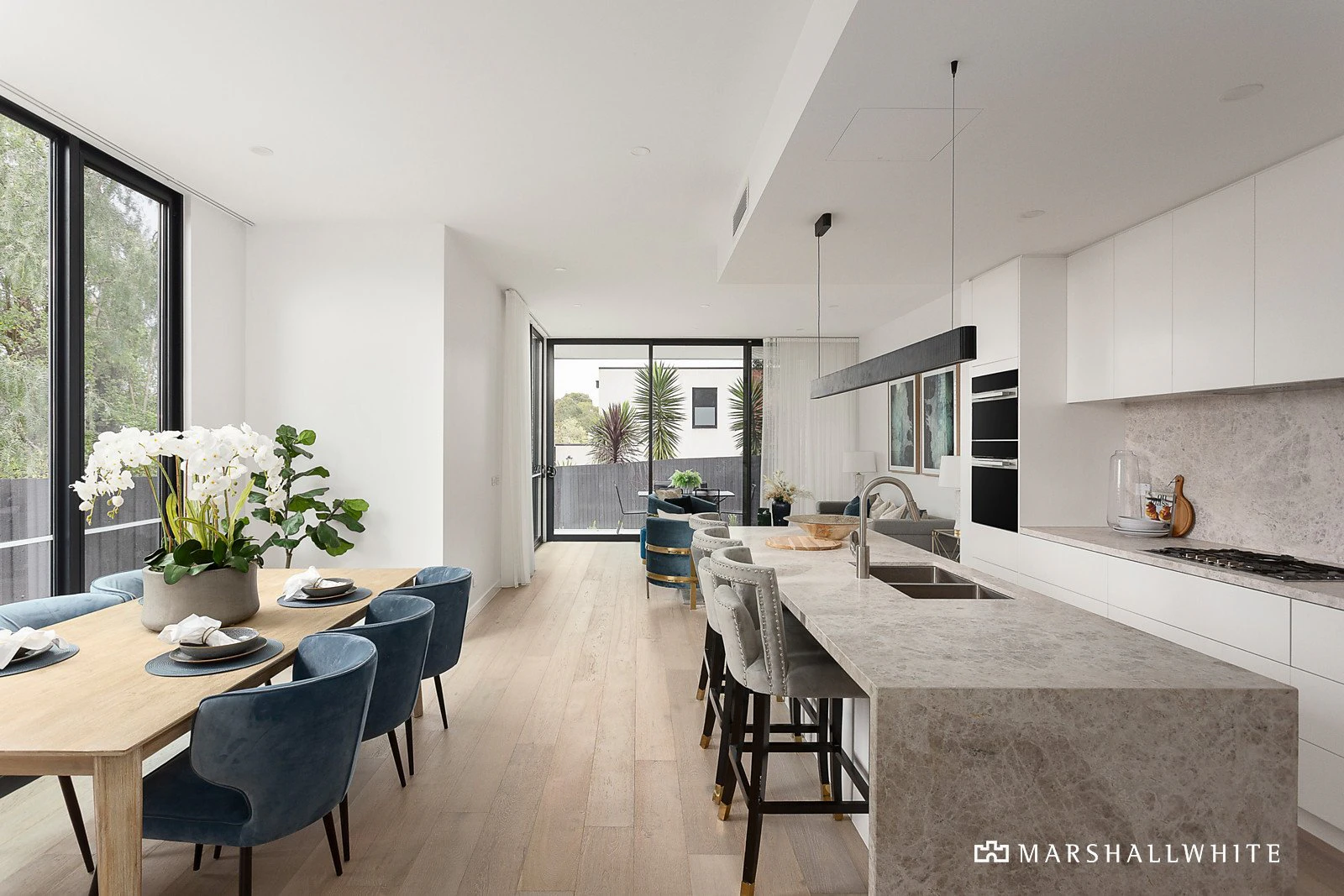 2/452 Belmore Road, Mont Albert North, VIC