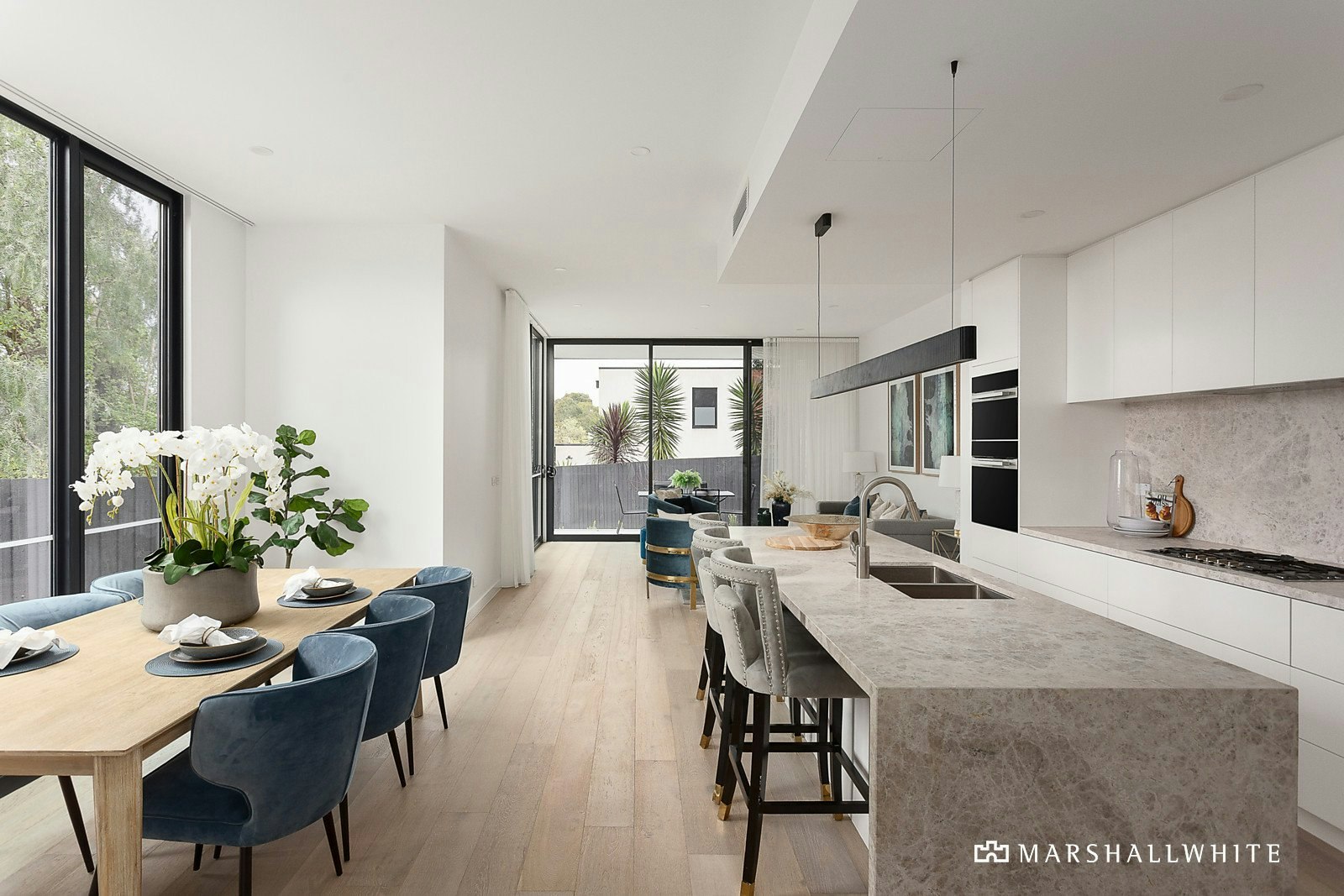 2/452 Belmore Road, Mont Albert North, VIC