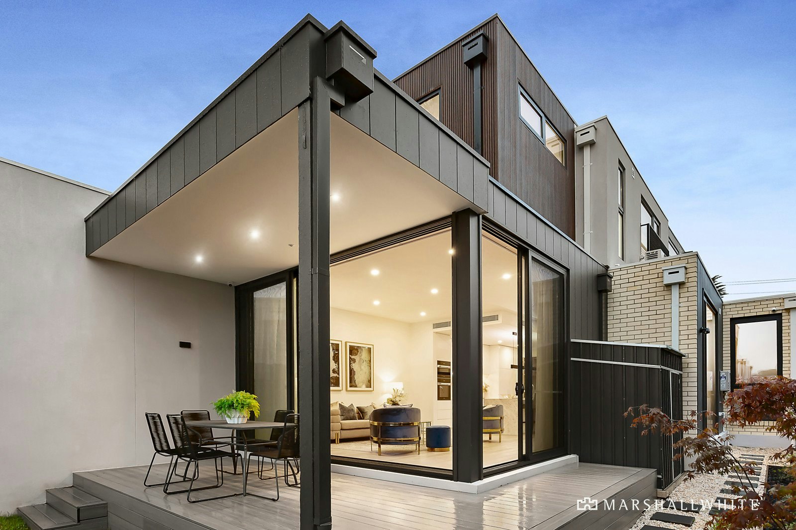 2/452 Belmore Road, Mont Albert North, VIC