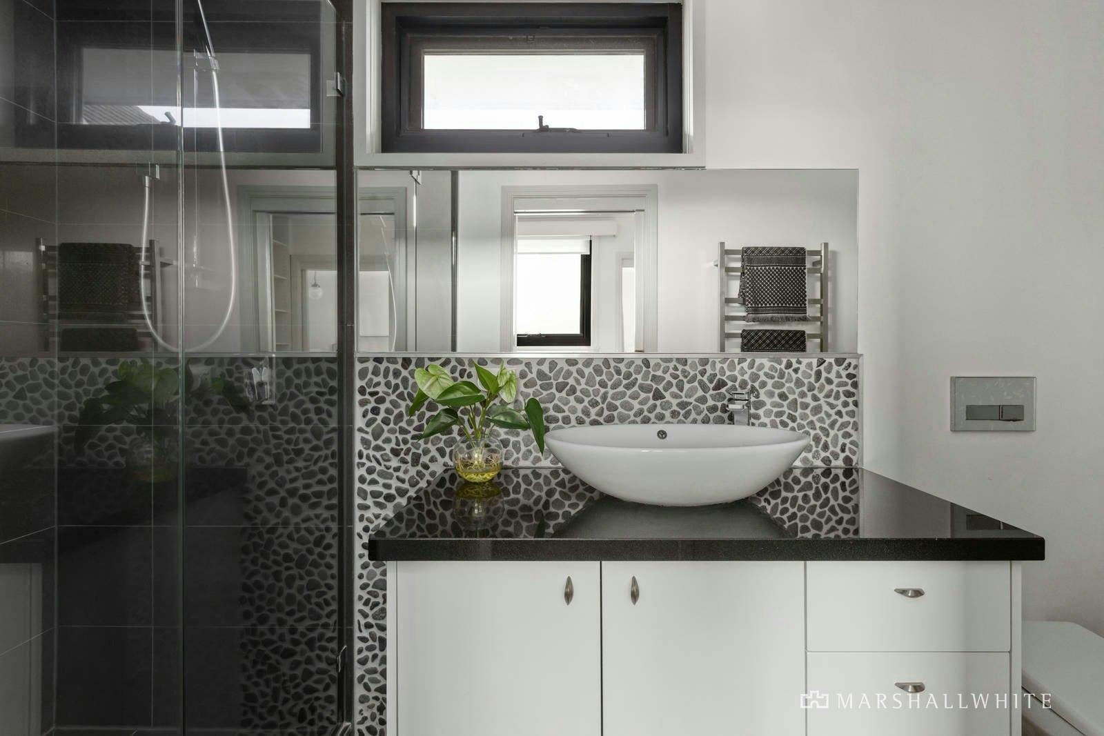 18 Salisbury Avenue, Mont Albert, VIC