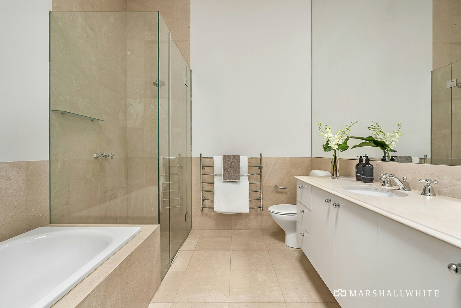 1 Boandyne Court, Toorak, VIC