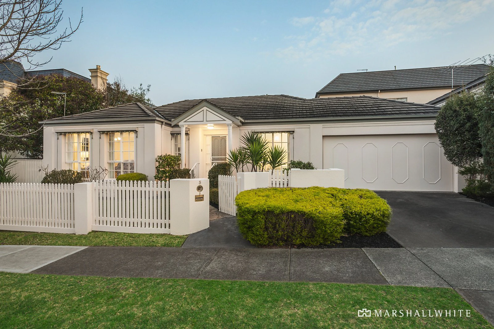 2/5 Sevenoaks Street, Balwyn, VIC