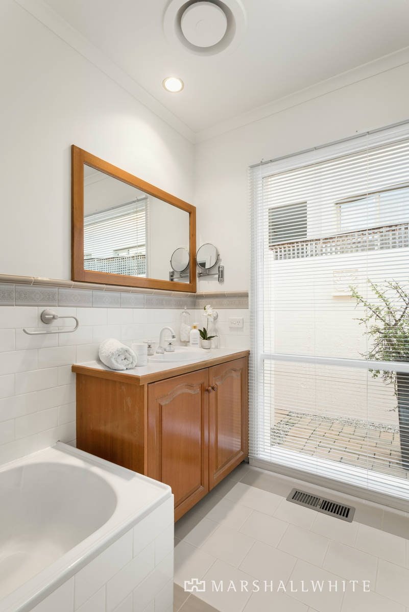 2/5 Sevenoaks Street, Balwyn, VIC