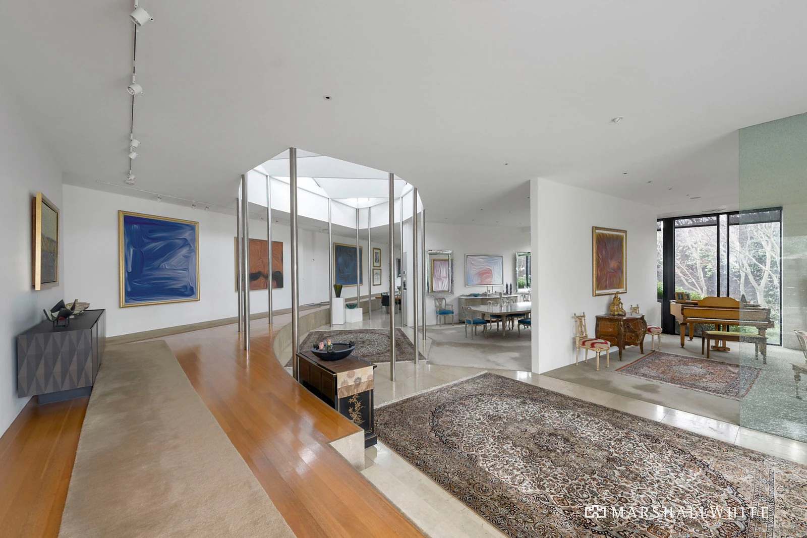 2 Crestmont Court, Toorak, VIC