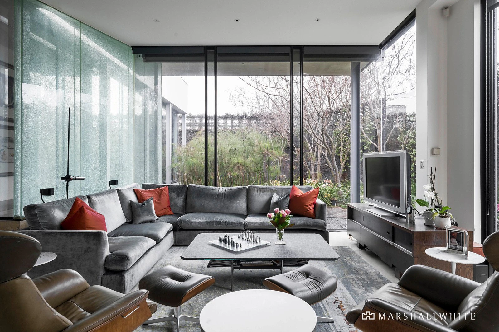 2 Crestmont Court, Toorak, VIC