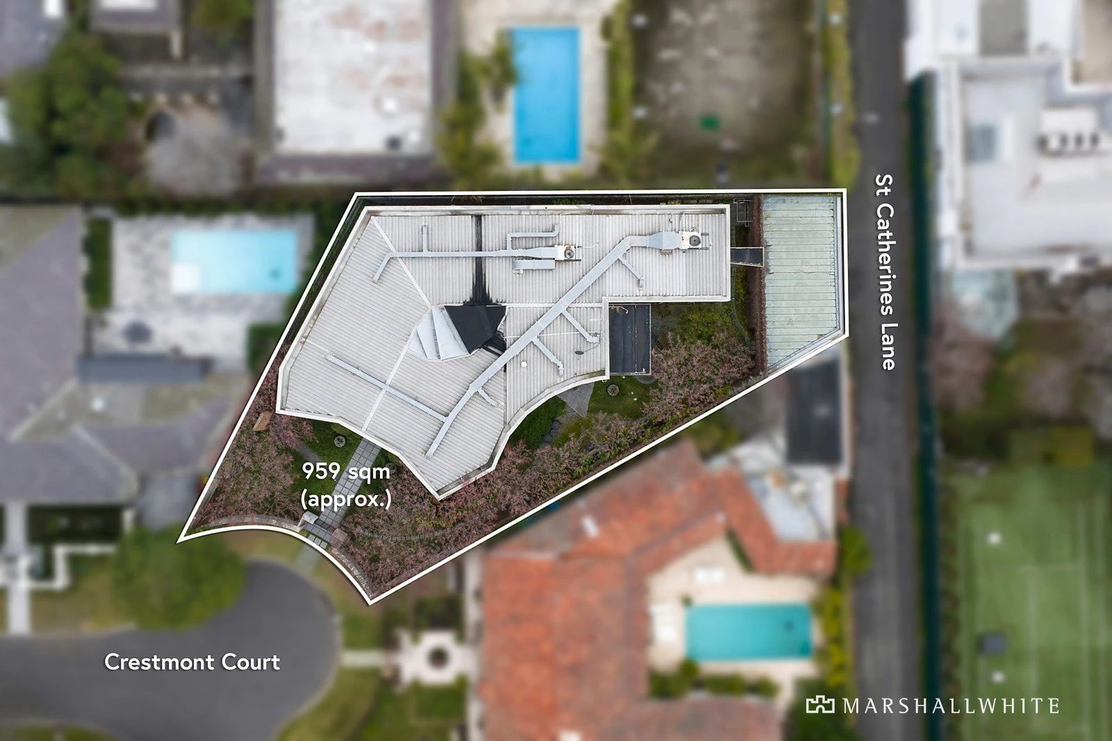 2 Crestmont Court, Toorak, VIC