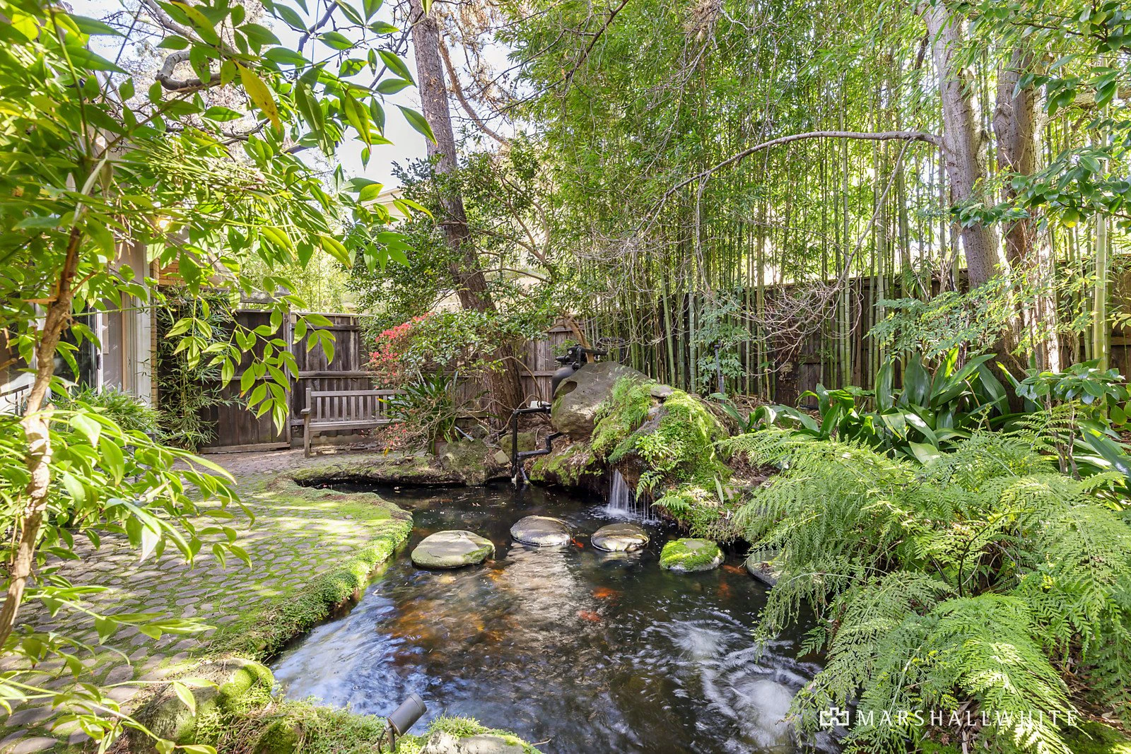 6 Burne Court, Kew, VIC