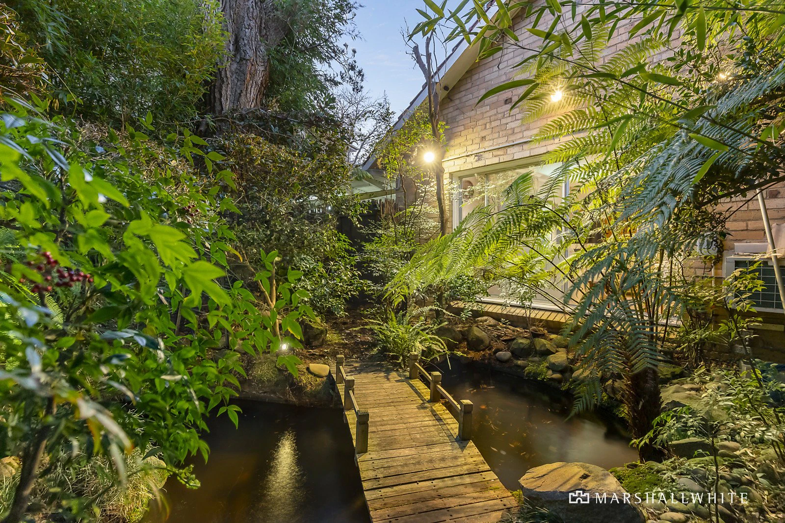 6 Burne Court, Kew, VIC