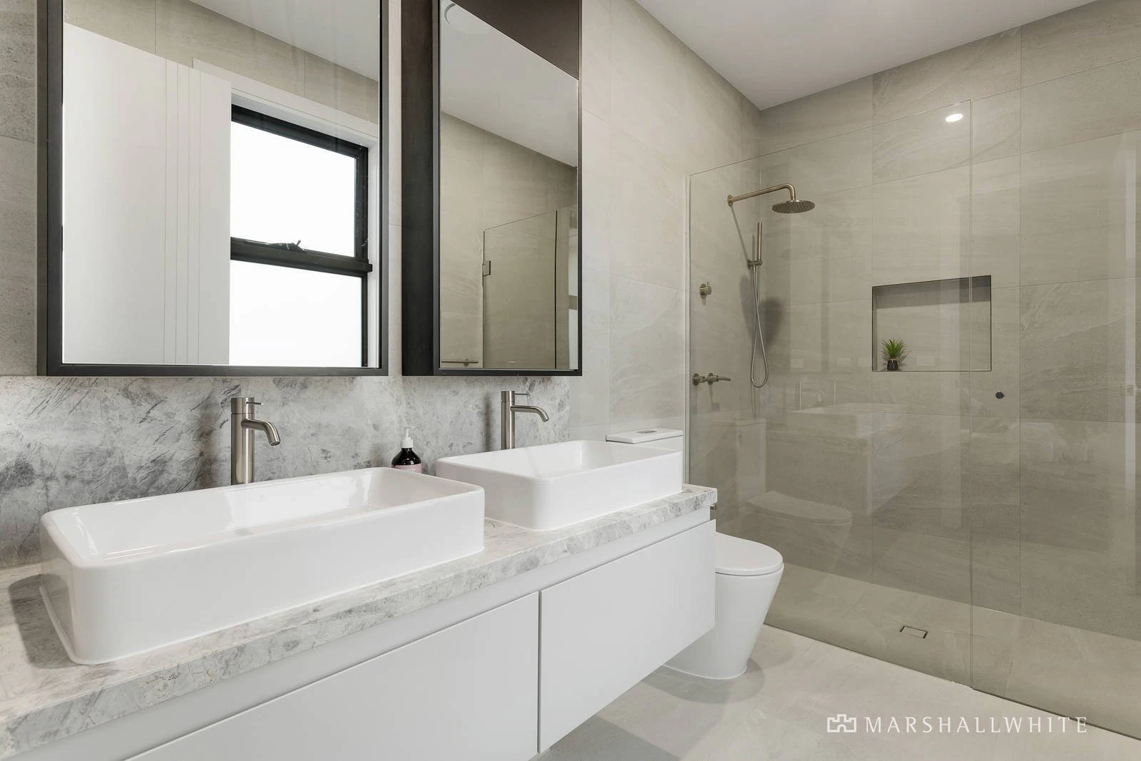1/10 Tyne Street, Camberwell, VIC