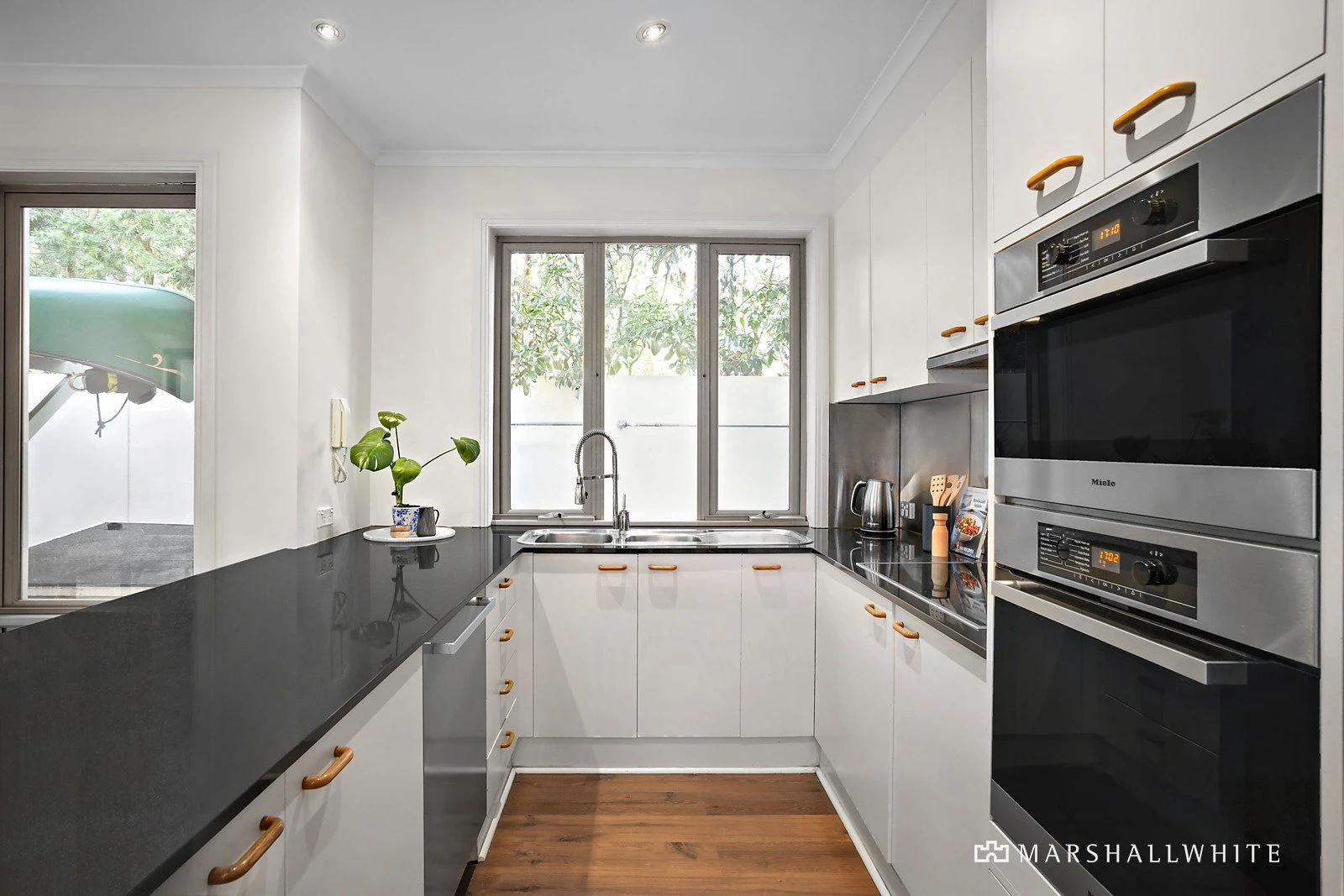69 The Crescent, Port Melbourne, VIC