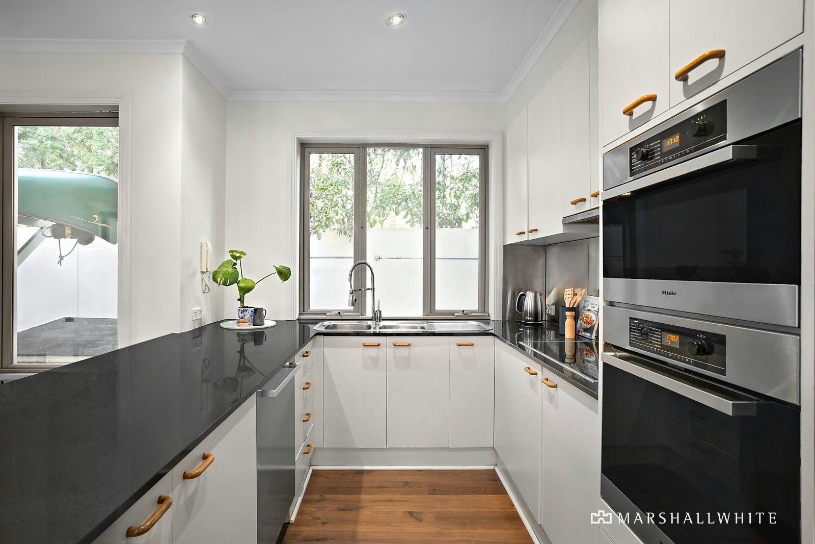 69 The Crescent, Port Melbourne, VIC