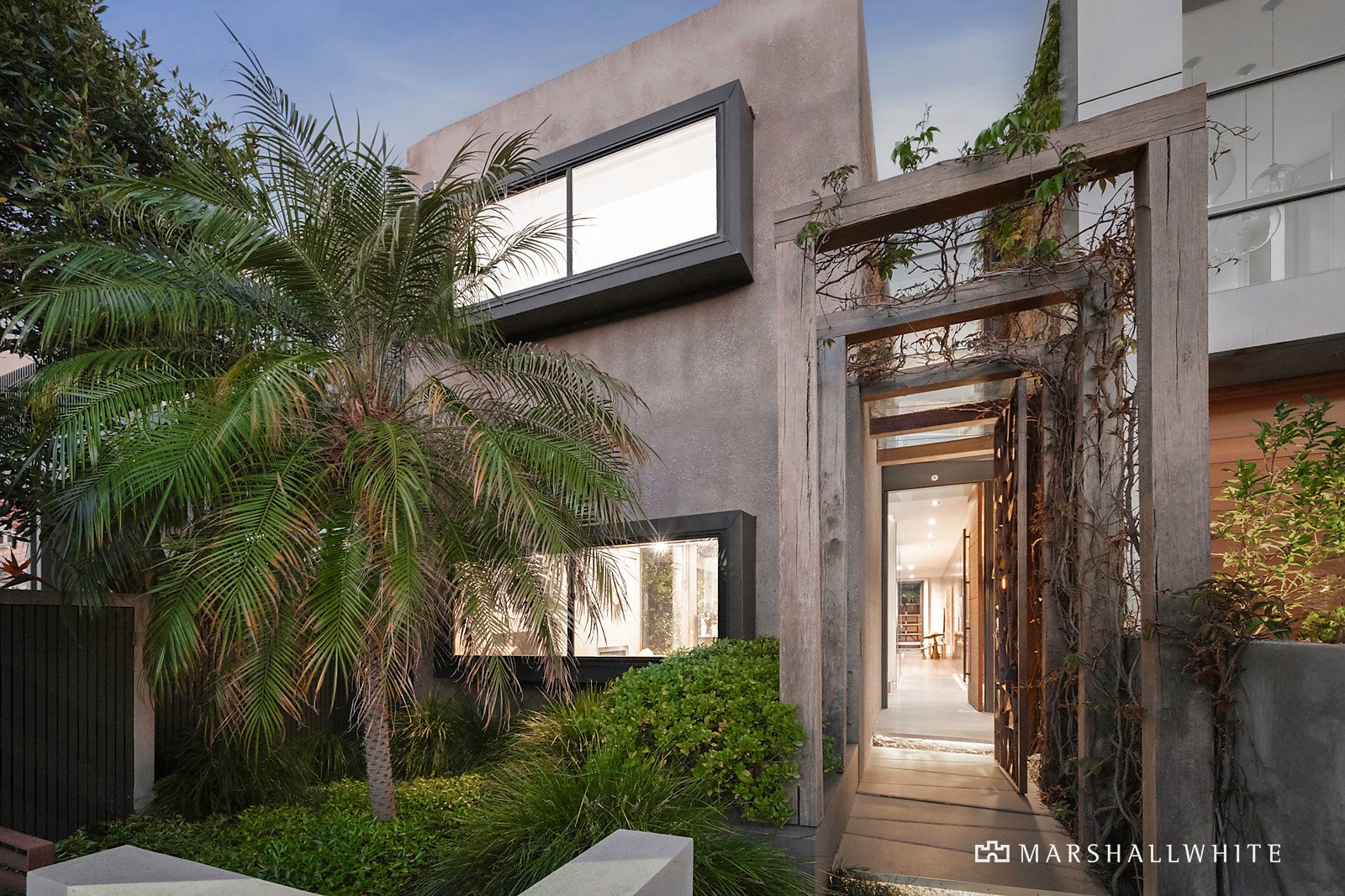 222 Esplanade West
