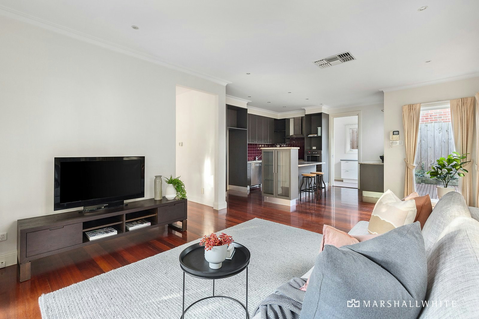2/16 Hollsmoor Road, Camberwell, VIC