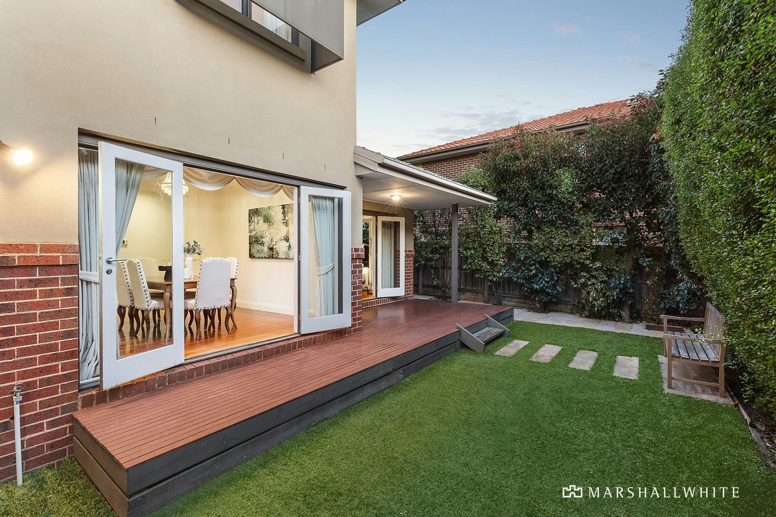 2/16 Hollsmoor Road, Camberwell, VIC