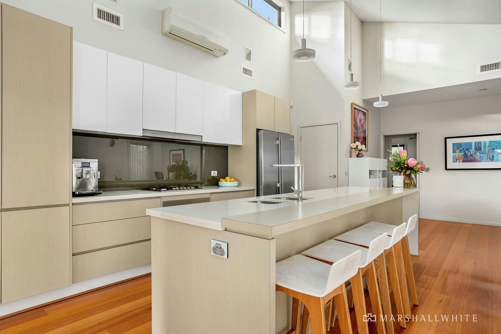 2/275 Elgar Road, Surrey Hills, VIC