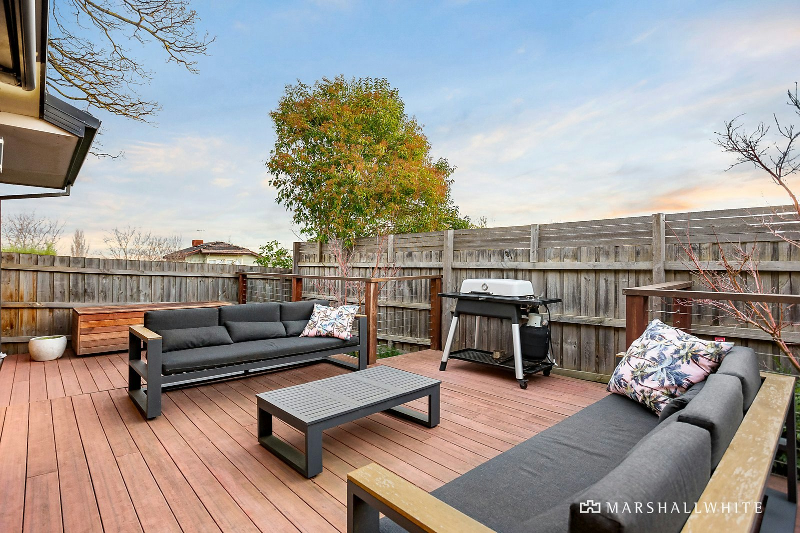 2/275 Elgar Road, Surrey Hills, VIC