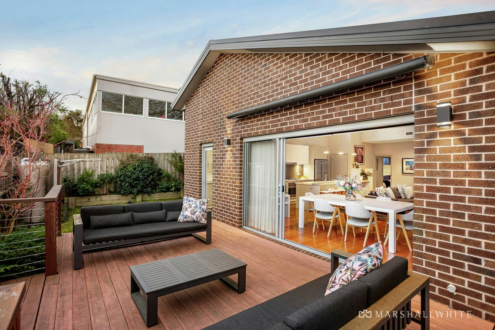 2/275 Elgar Road, Surrey Hills, VIC