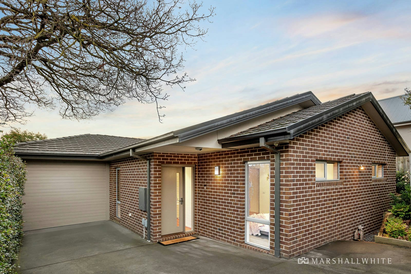 2/275 Elgar Road, Surrey Hills, VIC