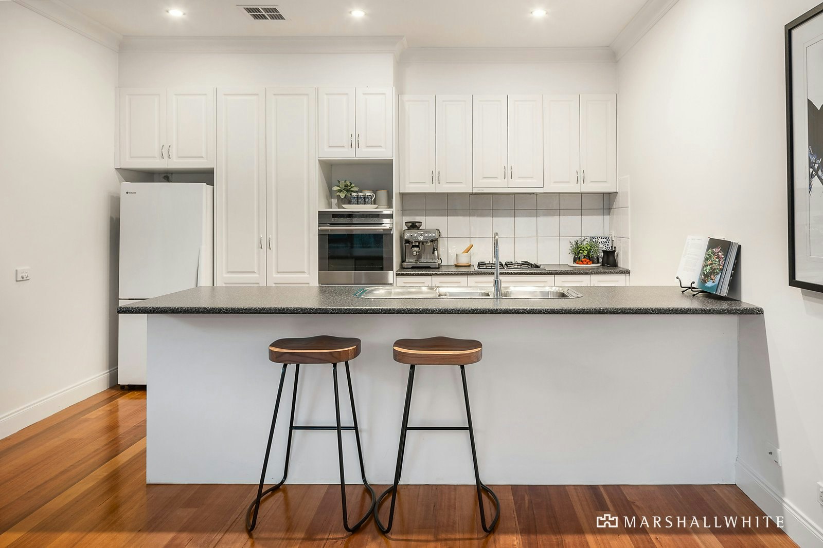 1 Selleck Lane, Glen Iris, VIC