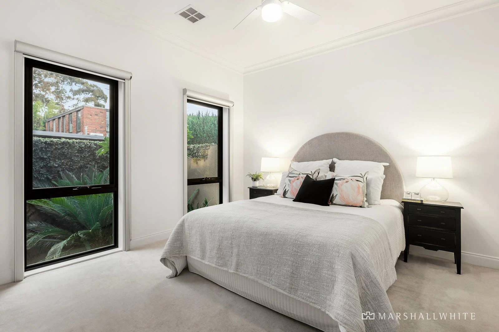 1 Selleck Lane, Glen Iris, VIC