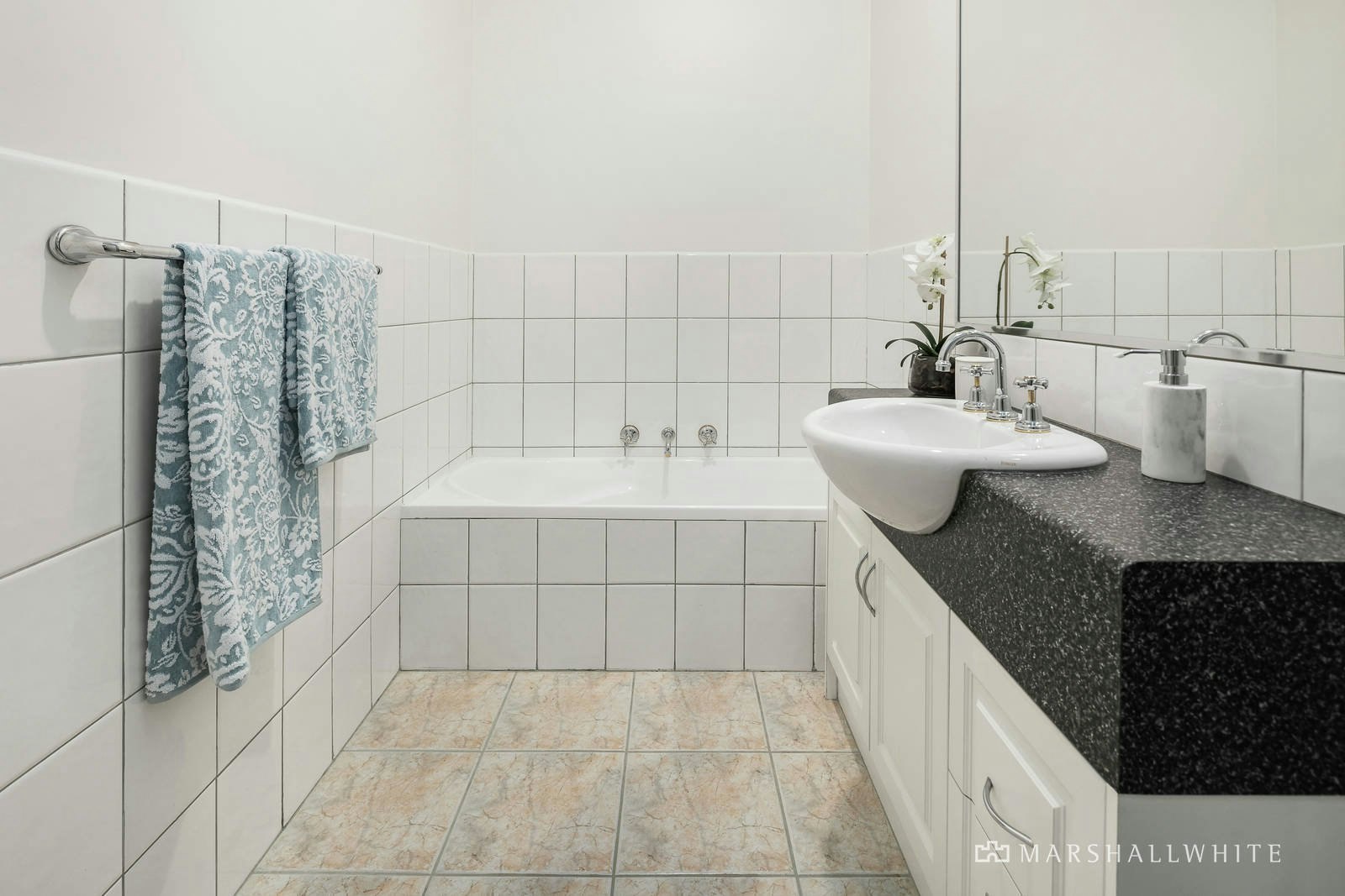 1 Selleck Lane, Glen Iris, VIC