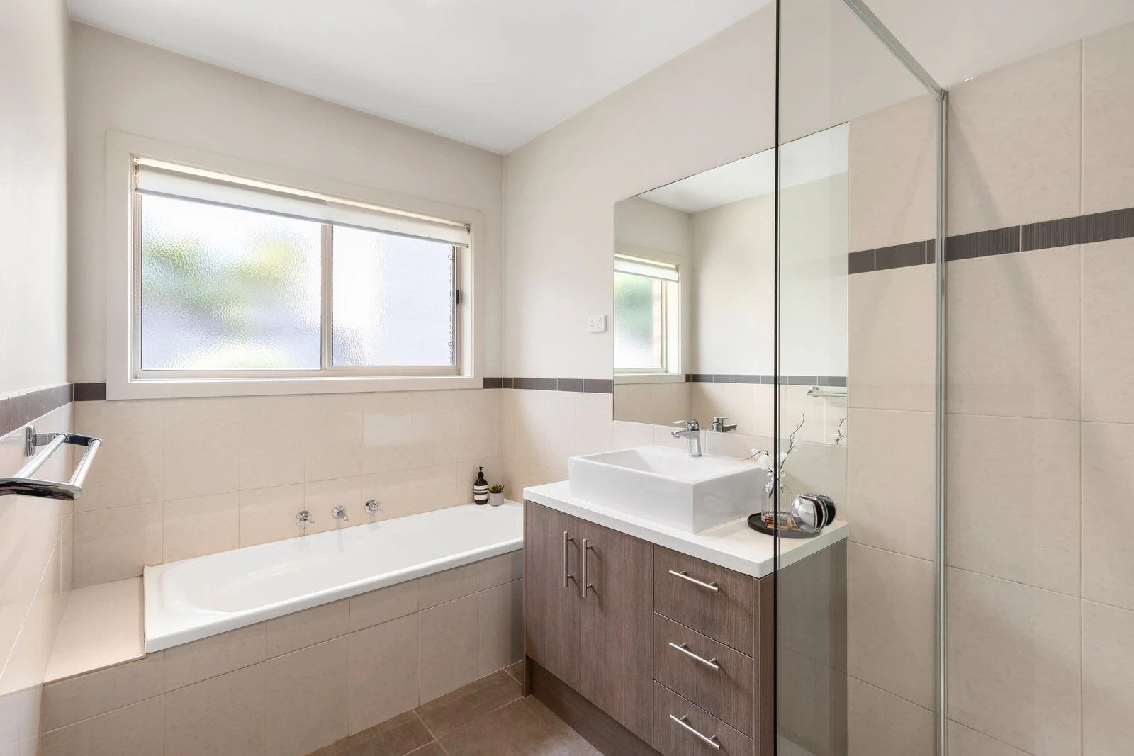 2/14 Saxton Street, Box Hill North, VIC