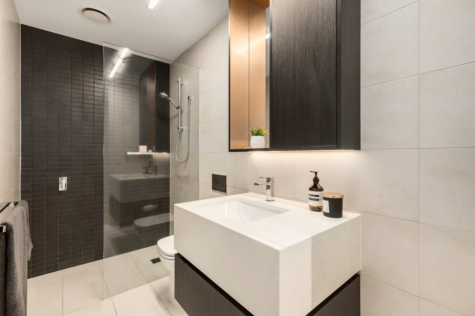 105/828 Burke Road, Camberwell, VIC