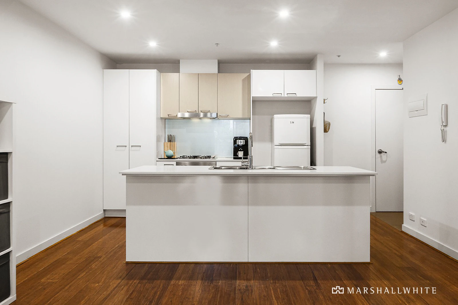 10/881 Doncaster Road, Doncaster East, VIC