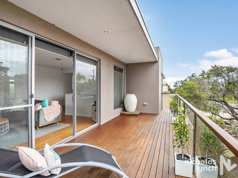 4 Wyatt Street, SEAFORD, VIC