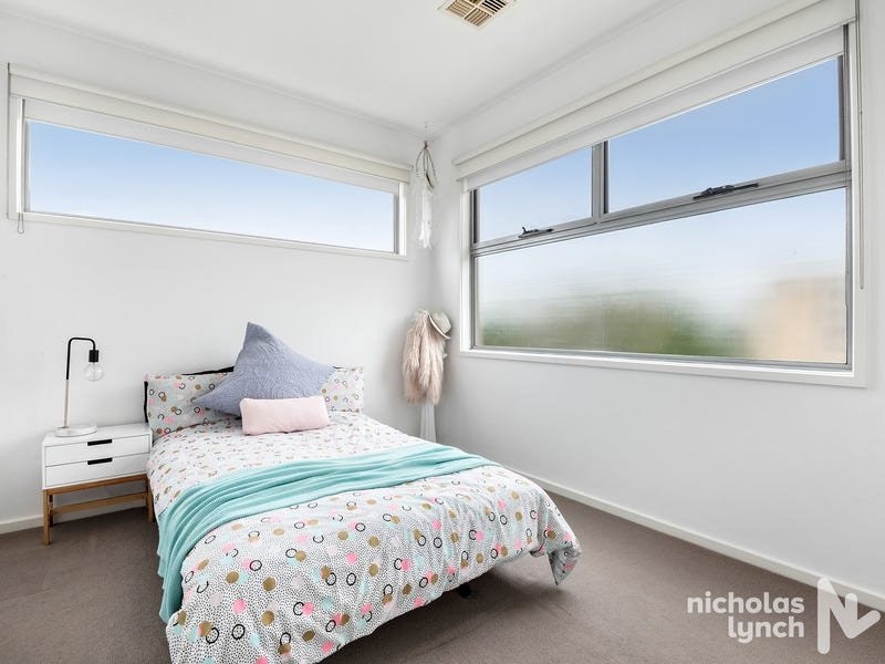 4 Wyatt Street, SEAFORD, VIC