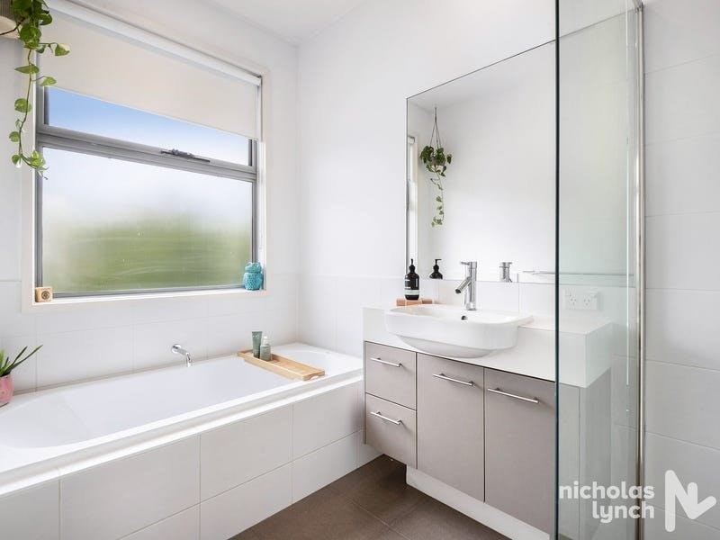 4 Wyatt Street, SEAFORD, VIC