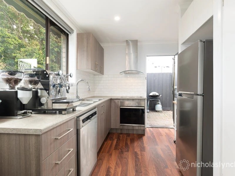1/8-2 Bainbridge Avenue, SEAFORD, VIC