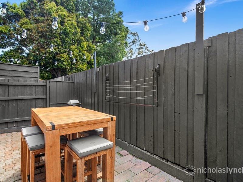 1/8-2 Bainbridge Avenue, SEAFORD, VIC
