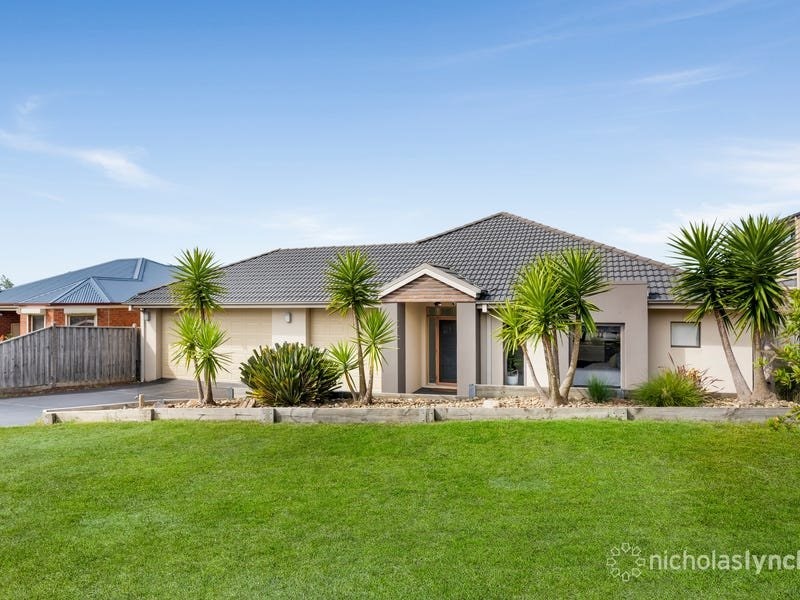 5 Brown Thornbill Court, LANGWARRIN, VIC