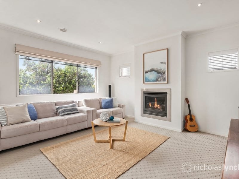 5 Brown Thornbill Court, LANGWARRIN, VIC