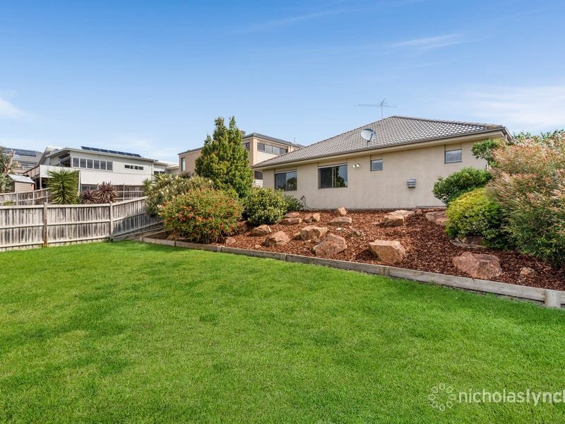 5 Brown Thornbill Court, LANGWARRIN, VIC