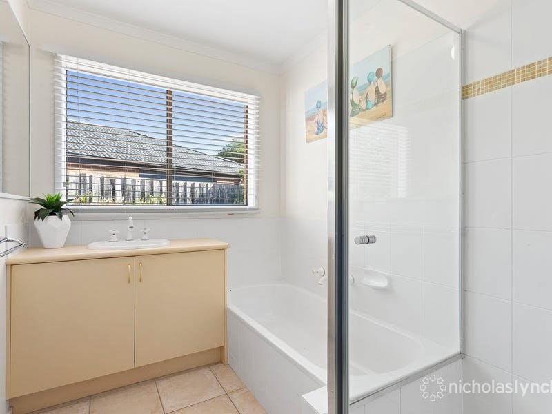 16 Bienias Crescent, TOOTGAROOK, VIC