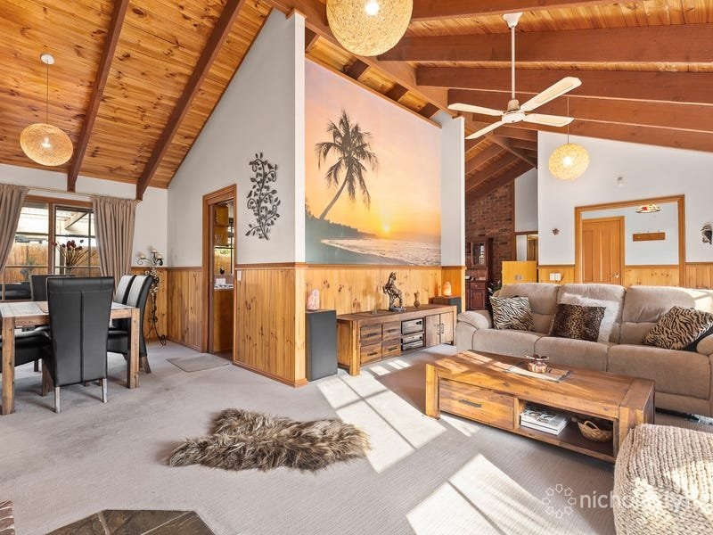 14 Streeton Court, SKYE, VIC