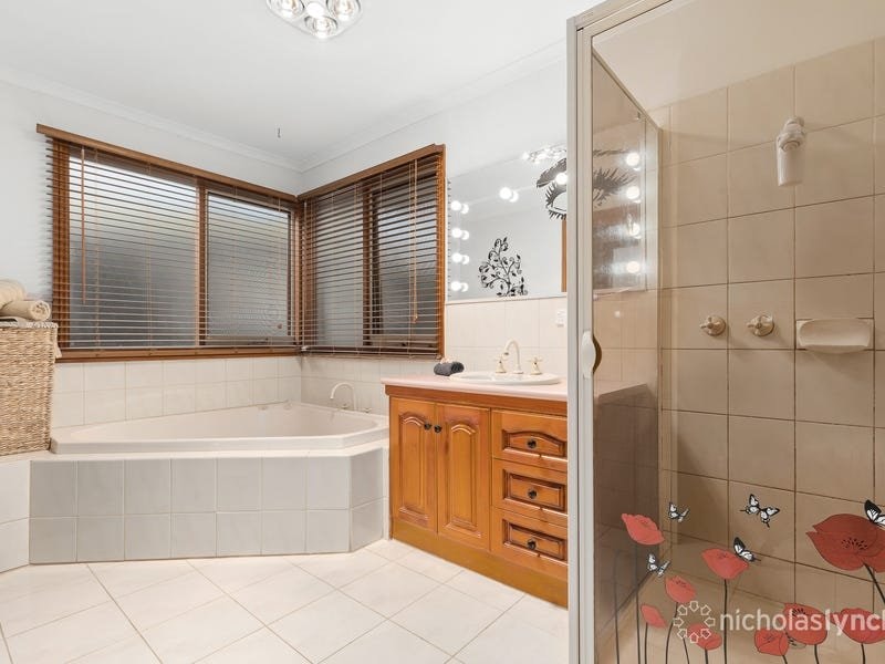 14 Streeton Court, SKYE, VIC