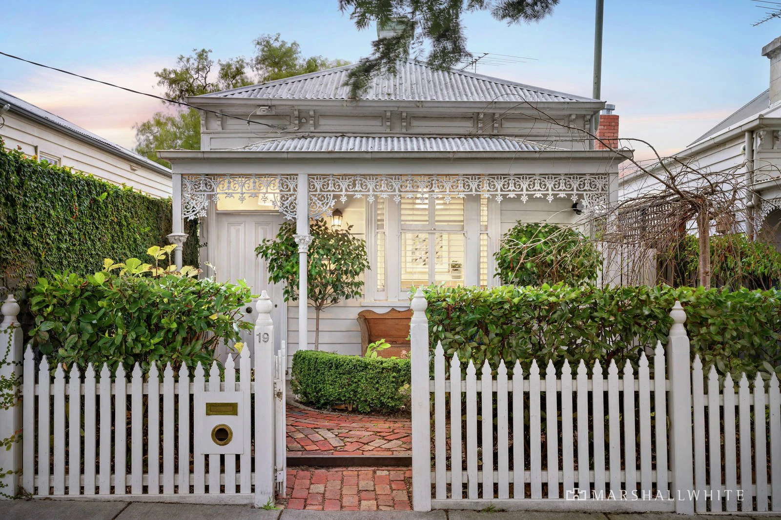 19 Malvern Grove, Caulfield North, VIC