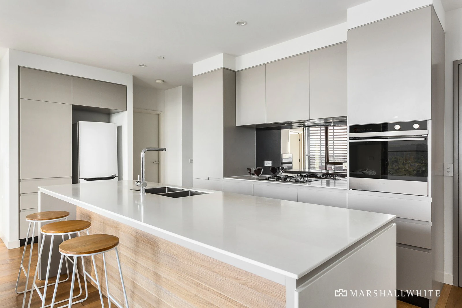 505/9 Red Hill Terrace, Doncaster East, VIC