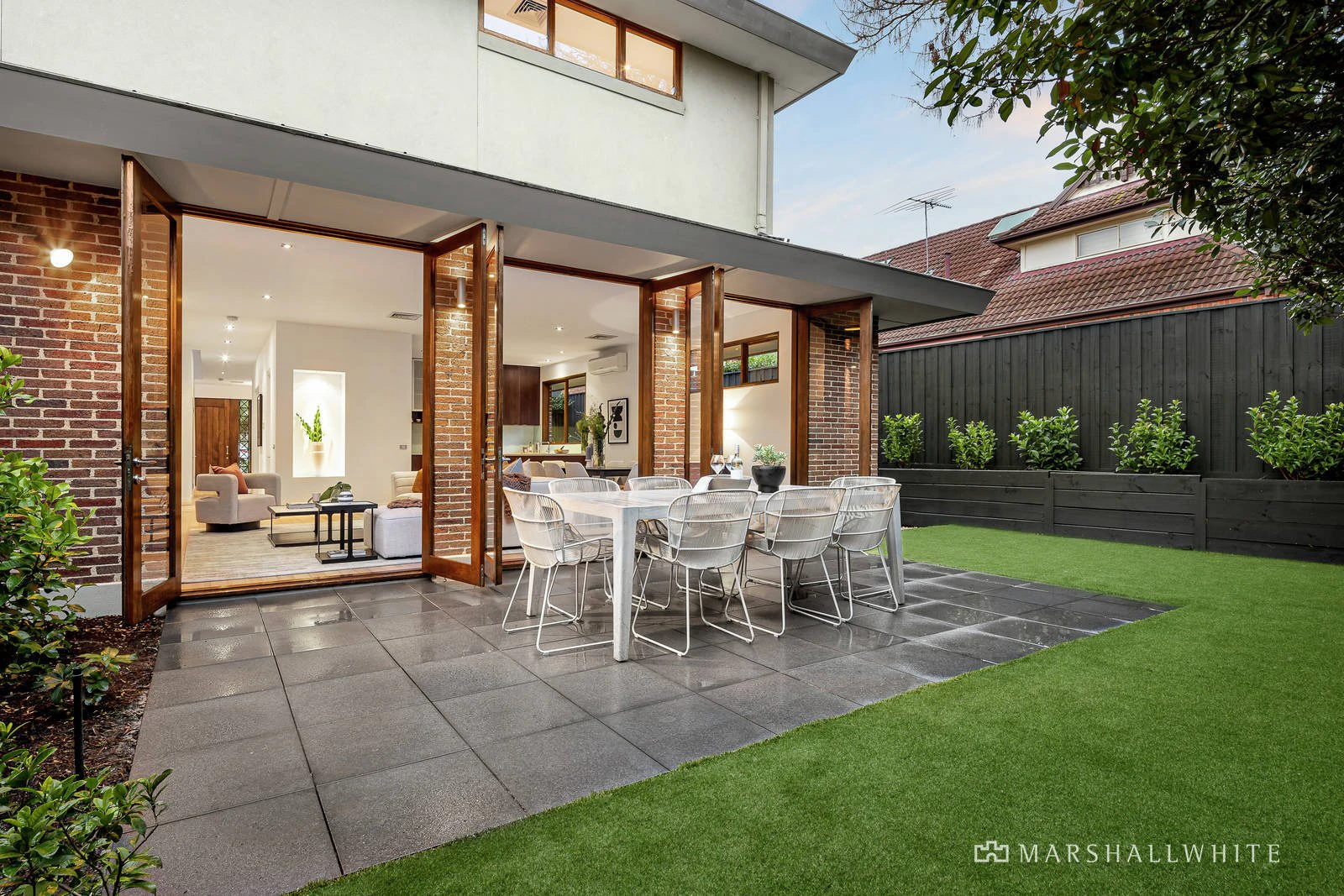 2/6 Davis Avenue, Camberwell, VIC