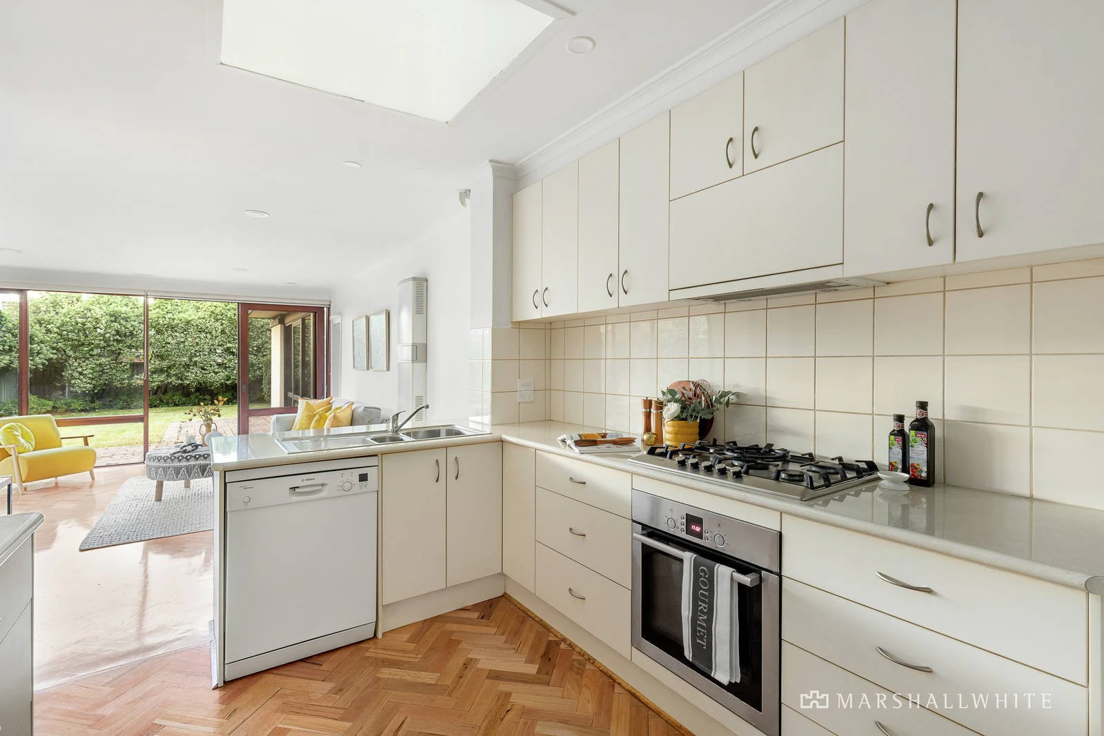7 Inverness Drive, Kew East, VIC