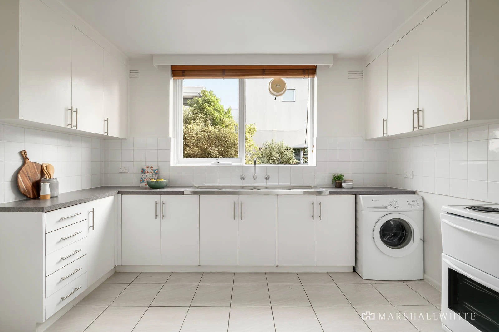 2/25 Selwyn Avenue, Elwood, VIC