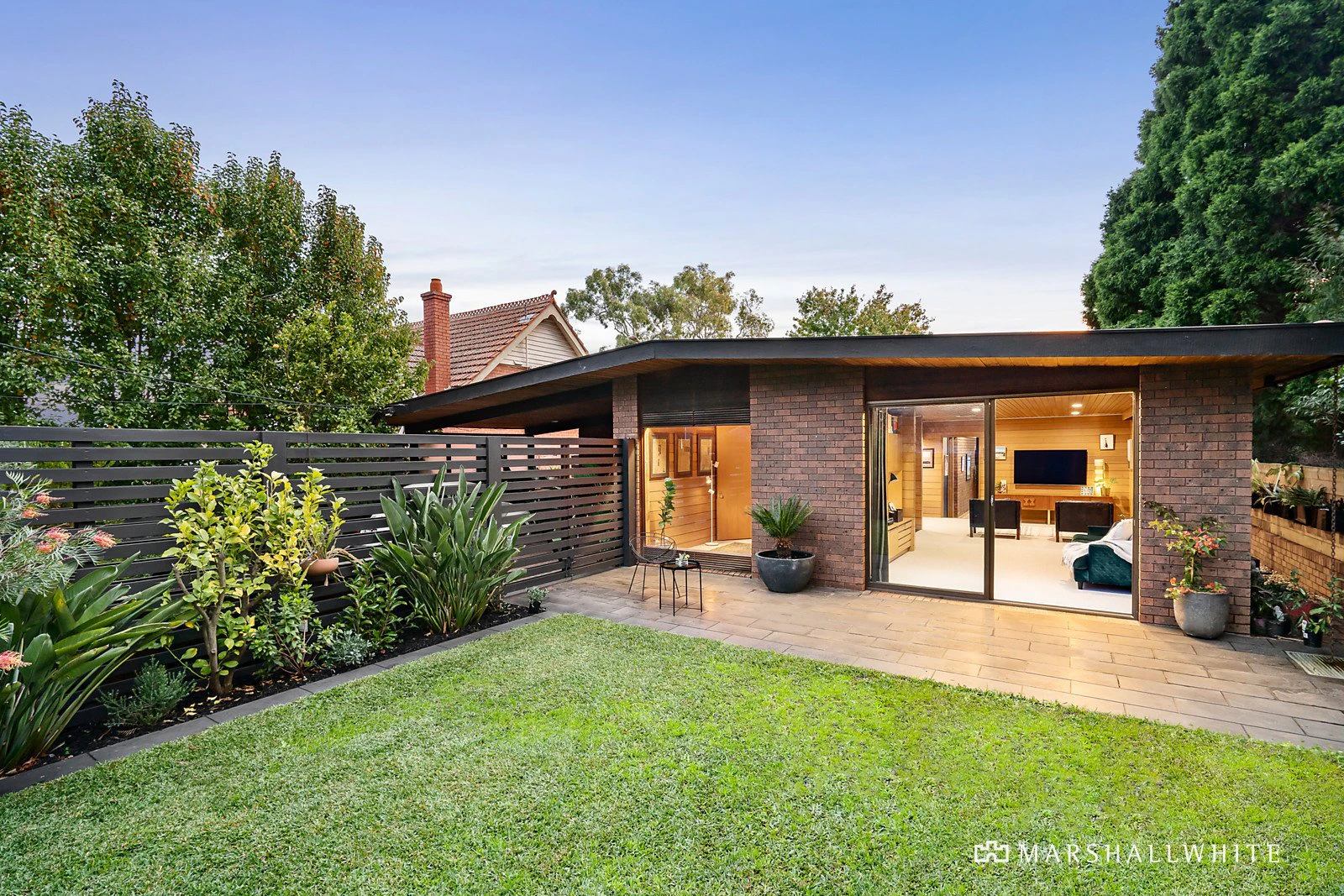 7 Balwyn Road, Canterbury, VIC