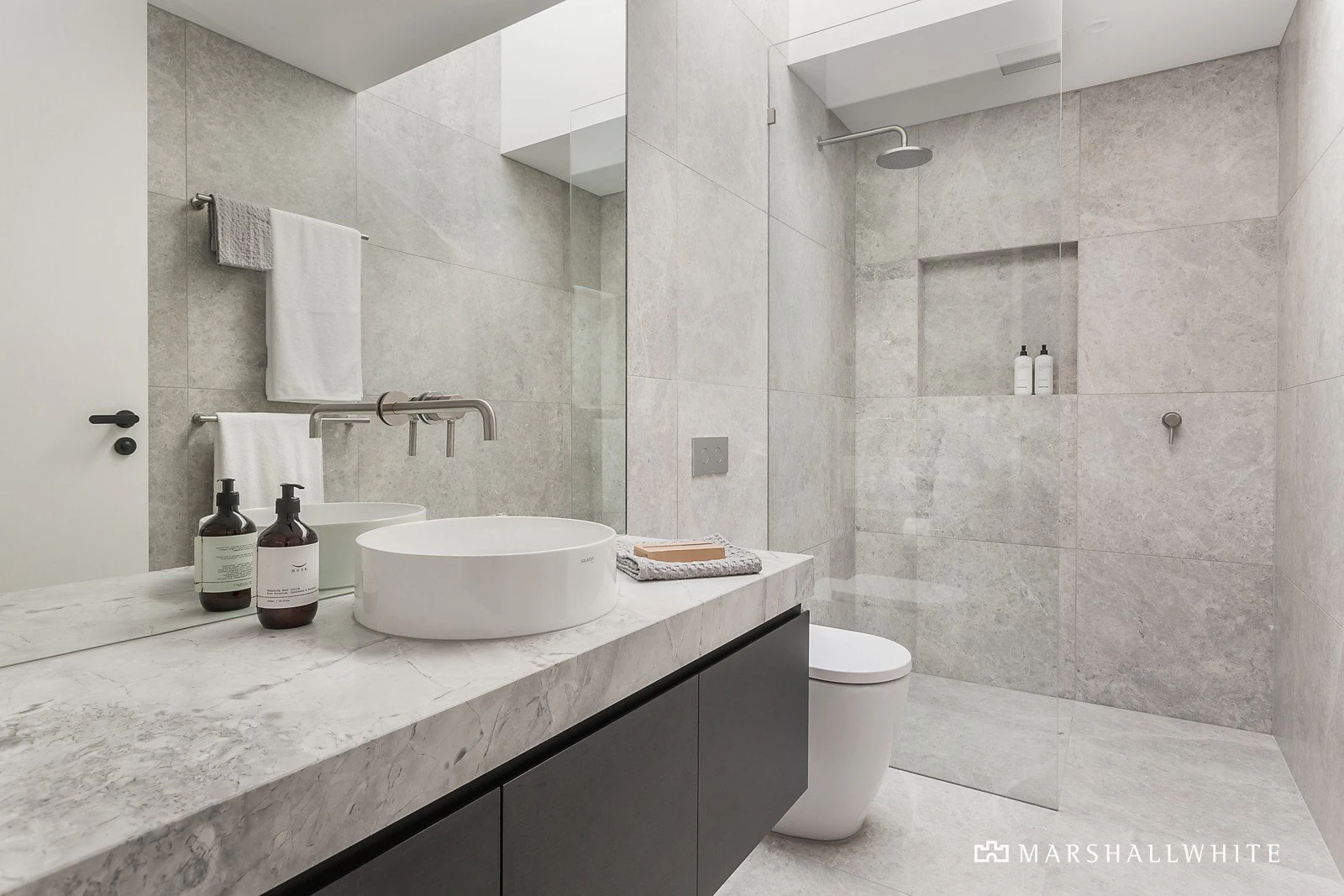 2 Dunlop Avenue, Kew, VIC