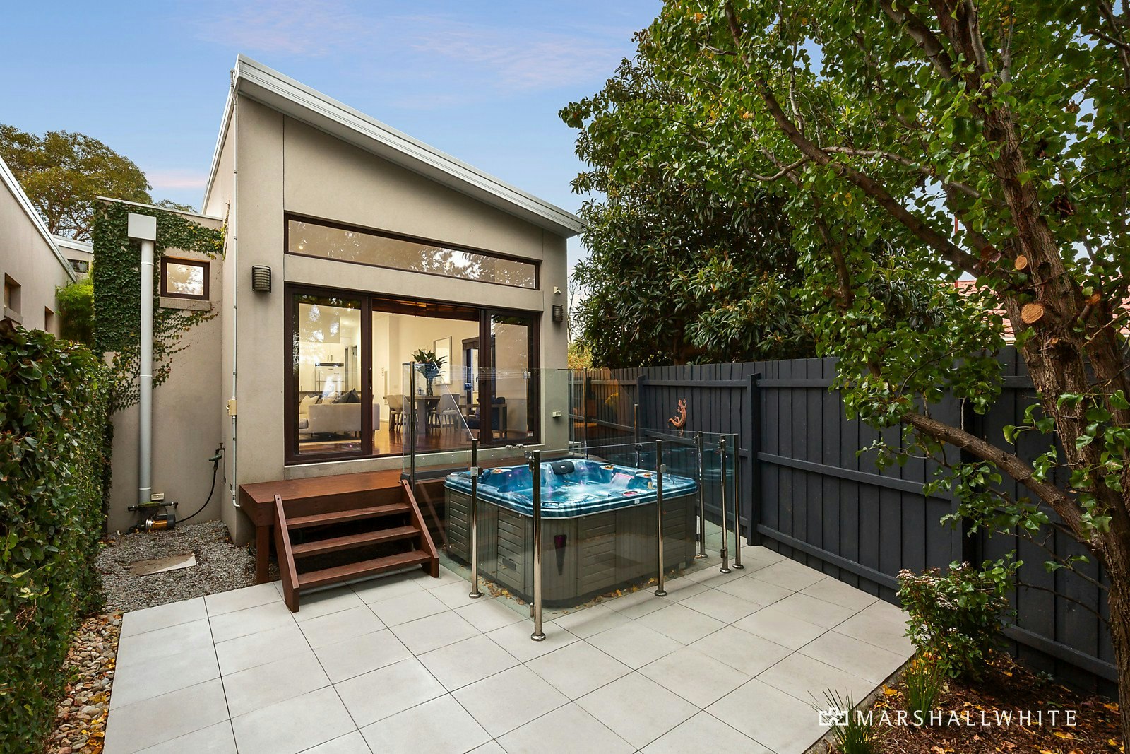 10 Sunderland Avenue, Ashburton, VIC