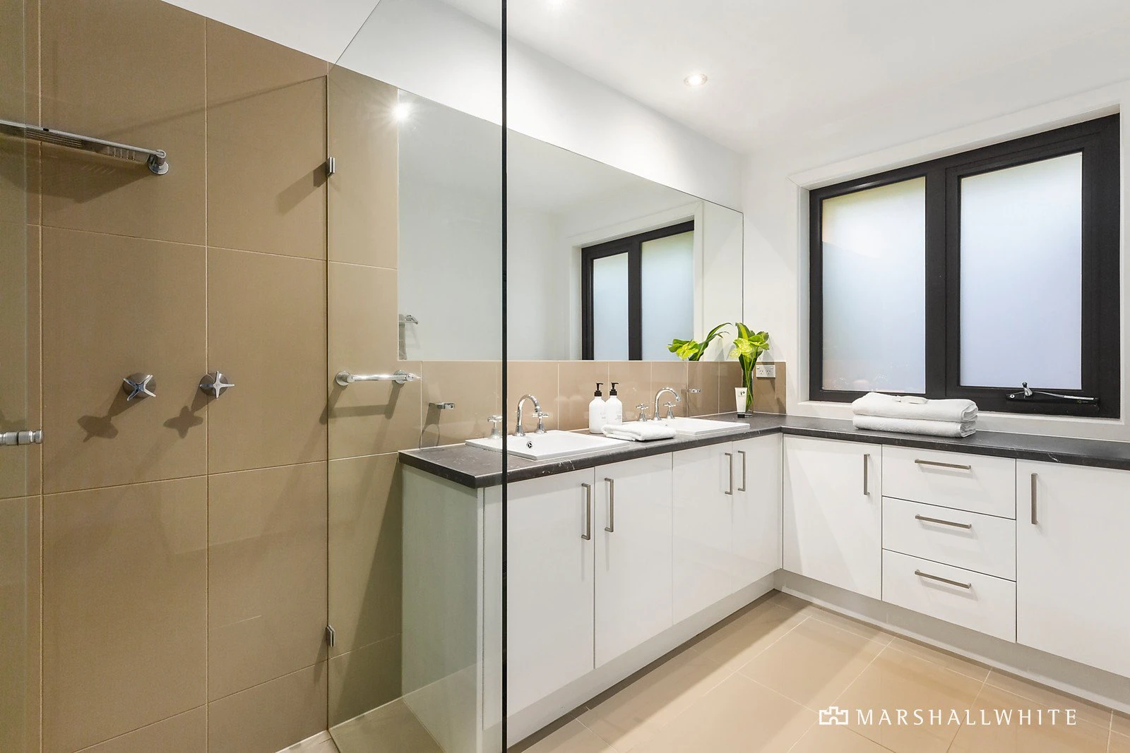 10 Sunderland Avenue, Ashburton, VIC